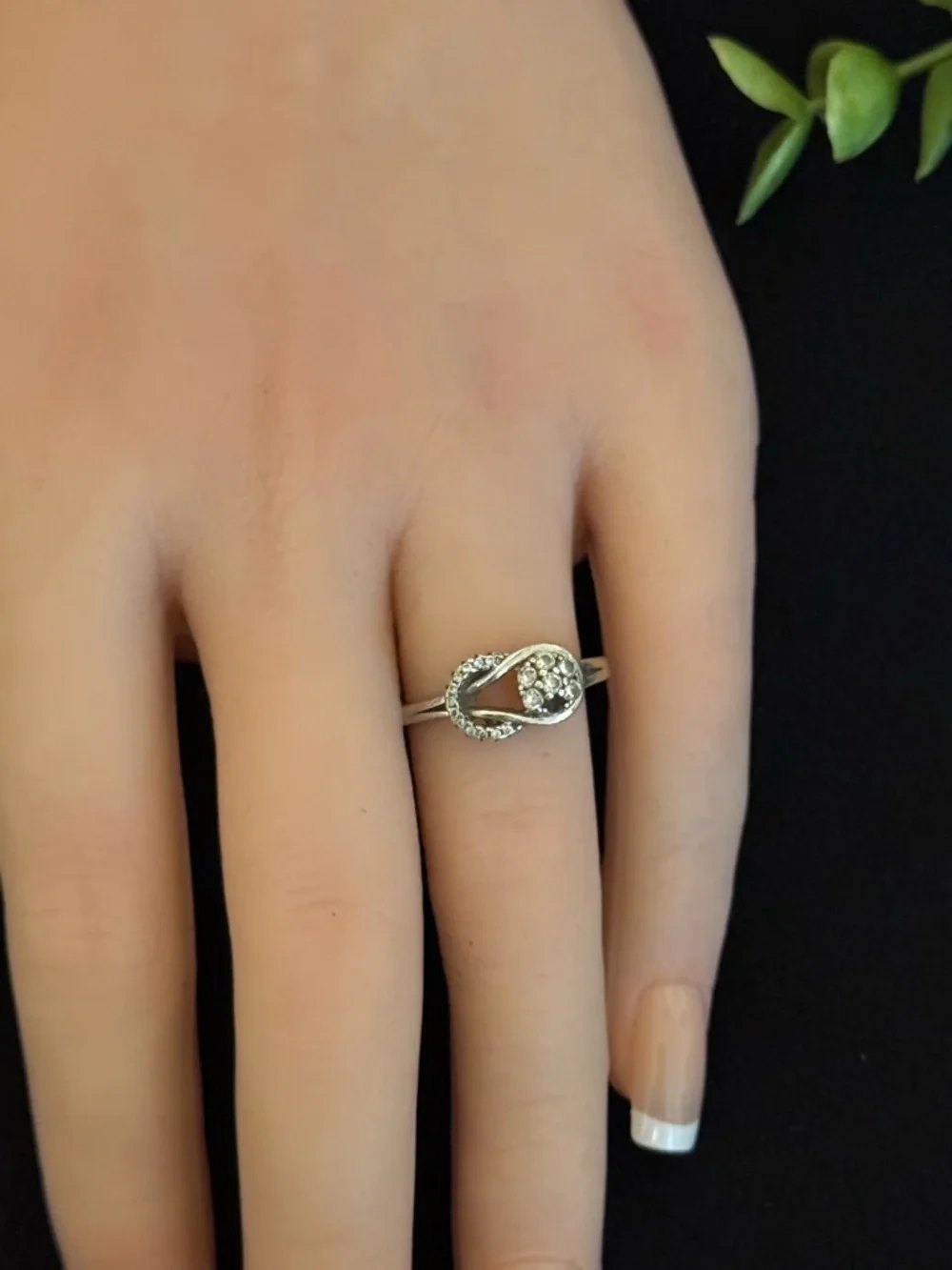Sterling Silver‎ Infinity Cluster Ring (Missing 1 Stone)